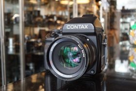 Contax 645 + Zeiss Planar 80mm F/2 T* kit