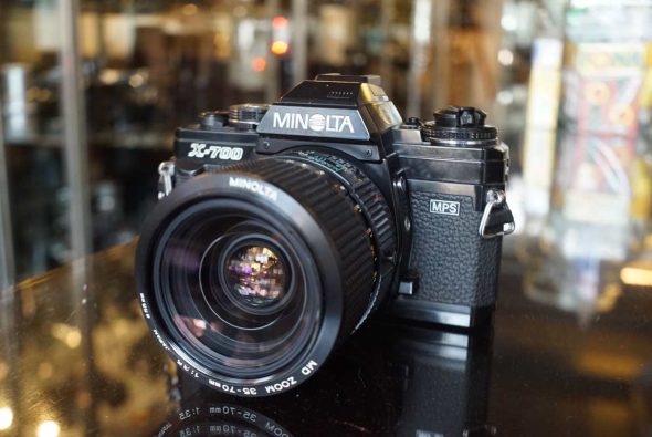Minolta X-700 + MD 35-70mm f/3.5 Macro lens