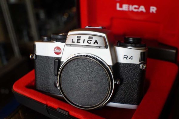 Leica 10041 R4 body Chrome, boxed, OUTLET