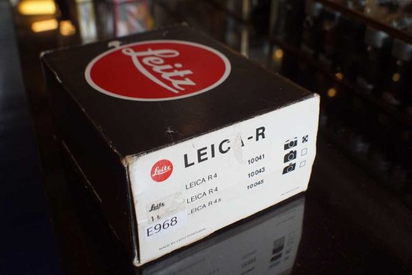 Leica 10041 R4 body Chrome, boxed, OUTLET