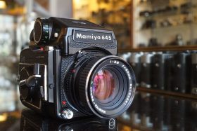 Mamiya 645 1000s + Prism Finder + 80mm F/2.8 sekor lens