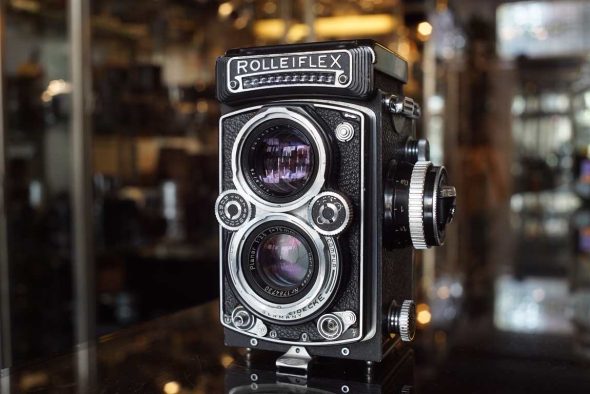 Rolleiflex 3.5E w/ Planar lens