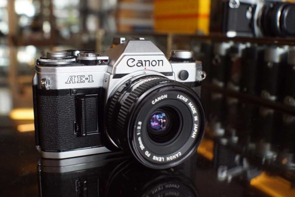 Canon AE-1 chrome + FD28mm