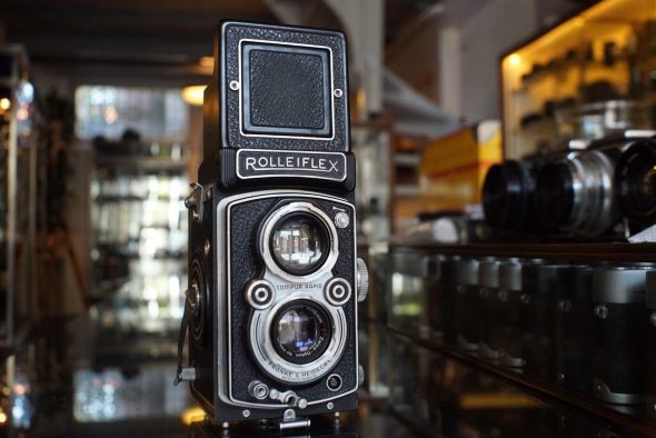 Rolleiflex TLR camera w/Carl Zeiss Tessar 3.5 / 75mm