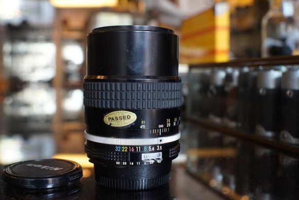 Nikon Nikkor 135mm F/3.5 AI lens