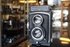 Rolleicord Ia w/ Triotar 75mm f/3.5 lens