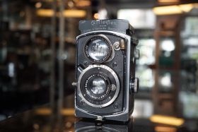 Rolleiflex 4×4 w/ 60mm F/3.5 Tessar lens, one of the first original baby Rolleiflex