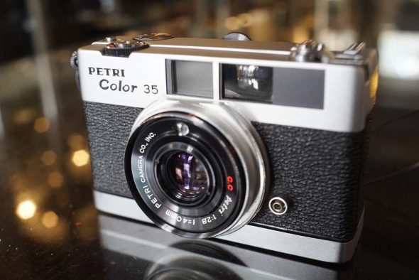 Petri Color 35 – small viewfinder camera