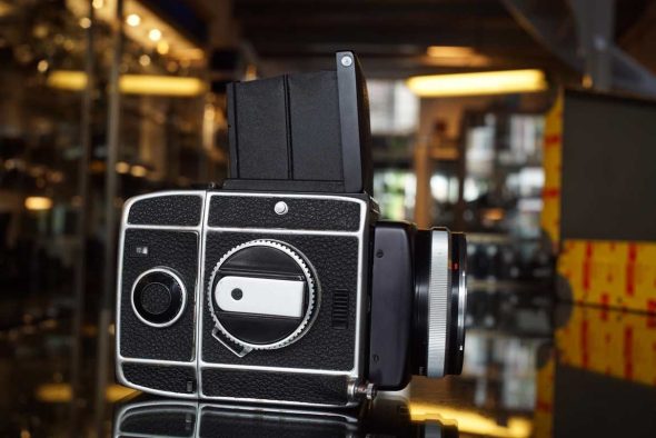 Rolleiflex SL66 + Carl Zeiss Planar 80mm F/2.8 lens, serviced shutter