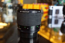 Minolta RF-Rokkor 250mm F/5.6 mirror lens, MD mount