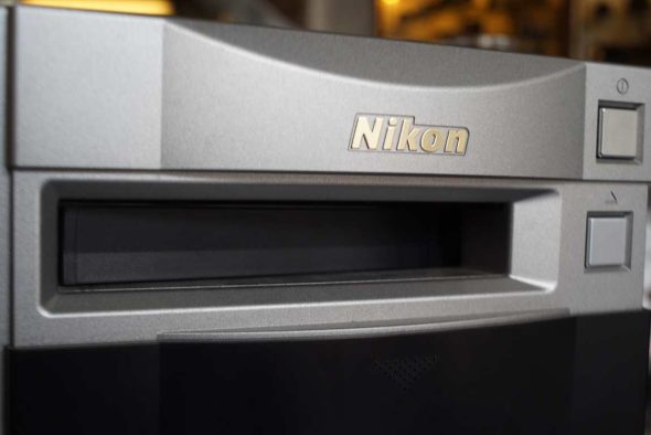 Nikon Super Coolscan 8000 ED (LS-8000) MF film scanner, READ