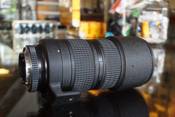 Nikon AF Nikkor 80-200mm F/2.8 D ED zoom lens, two touch version