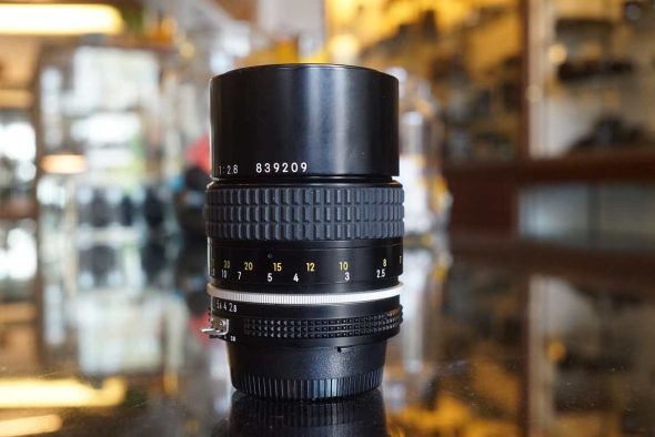 Nikon Nikkor 135mm F/2.8 AI lens