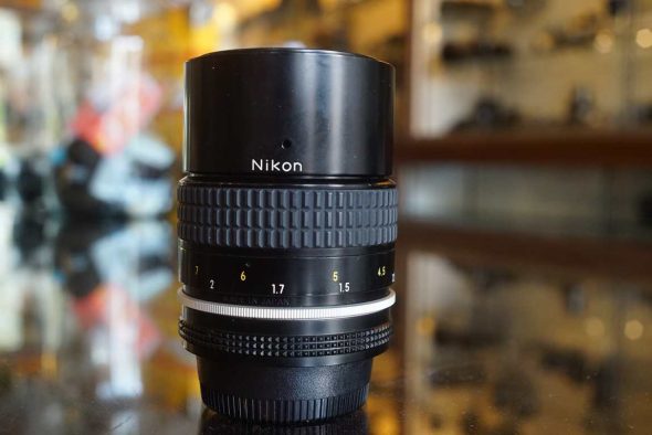 Nikon Nikkor 135mm F/2.8 AI lens