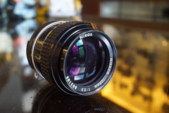 Nikon Nikkor 105mm F/2.5 AI portrait lens