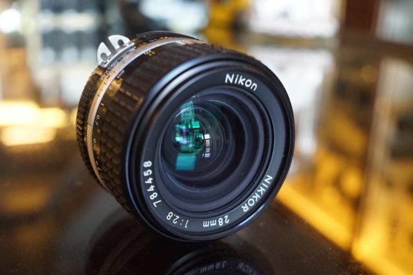 Nikon Nikkor 28mm F/2.8 AI-S (CRC version)