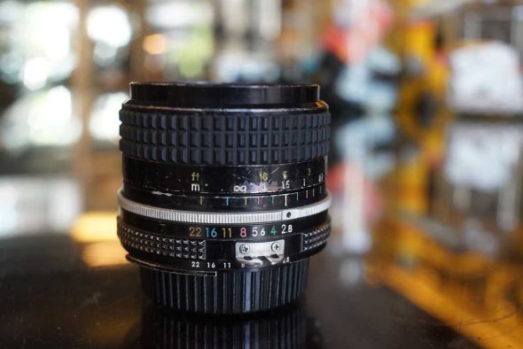 Nikon Nikkor 24mm f/2.8 AI, Worn