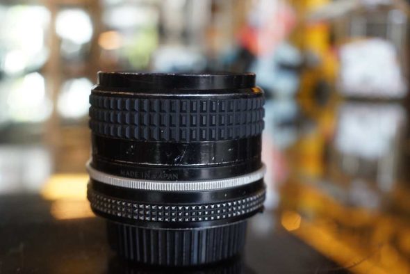 Nikon Nikkor 24mm f/2.8 AI, Worn