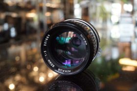 Nikon NIkkor 85mm f/2 AI lens