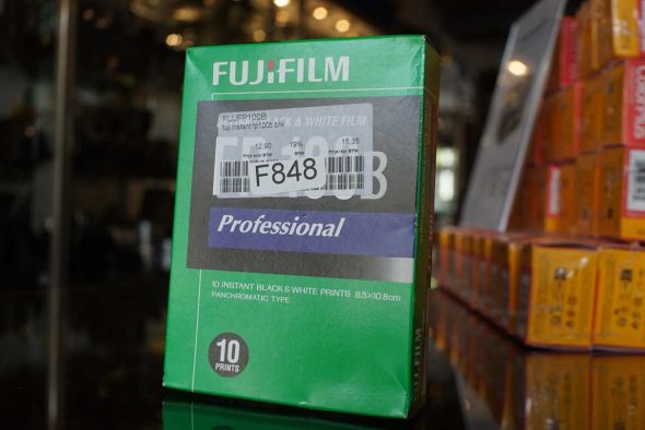 Fujifilm FP-100B 4×5 instant film, pack of 10 sheets, expired 2011