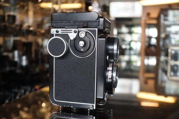 Rolleicord Vb TLR camera, very early copy