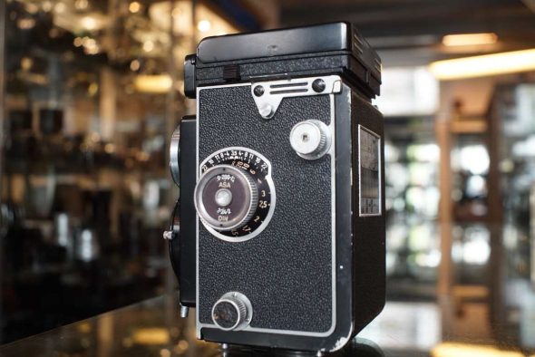 Rolleicord Vb TLR camera, very early copy