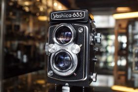 Yashica 635 TLR camera incl. 35mm kit