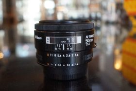 Nikon AF Nikkor 50mm f/1.4 lens