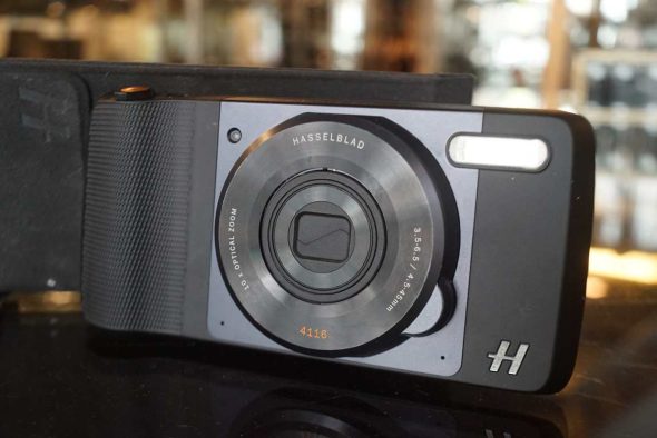 Hasselblad 4116 True Zoom Moto Mod Camera addon for select Motorola smartphones