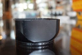 Hasselblad B50 lenshood for 80mm F/2.8 Planar lens, plastic version