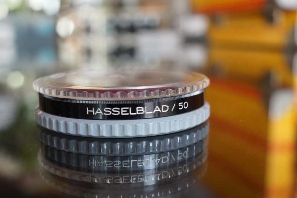 Hasselblad Dark Red filter for B50 mount, -2.5 stops