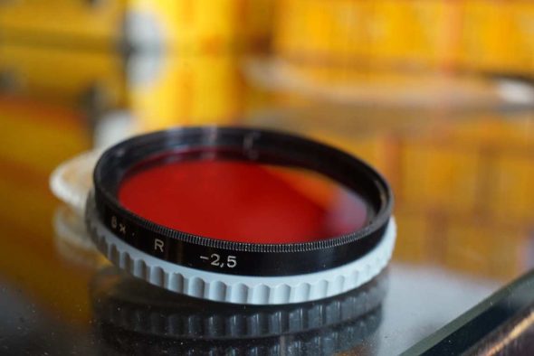 Hasselblad Dark Red filter for B50 mount, -2.5 stops