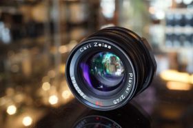 Carl Zeiss Planar 2 / 45mm T* in Black for Contax G2