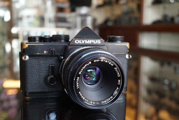 Olympus OM-1 black paint + OM Zuiko 50mm f/3.5 Macro kit