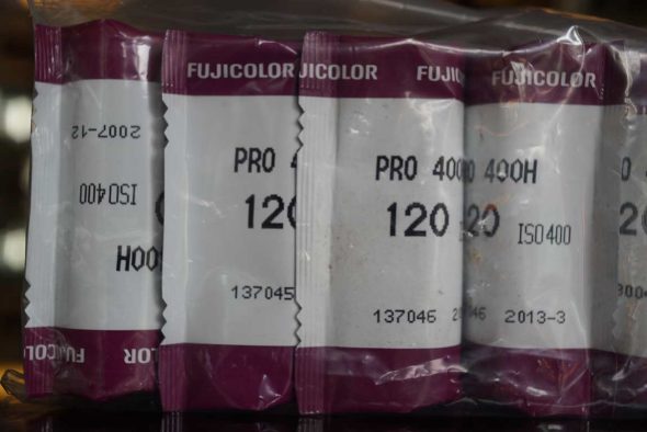 Lot of 6x FujiFilm PRO400H in 120 format, expired 2007-2013