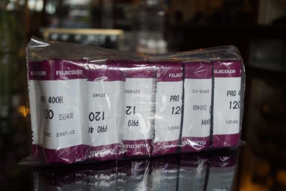 Lot of 6x FujiFilm PRO400H in 120 format, expired 2007-2012