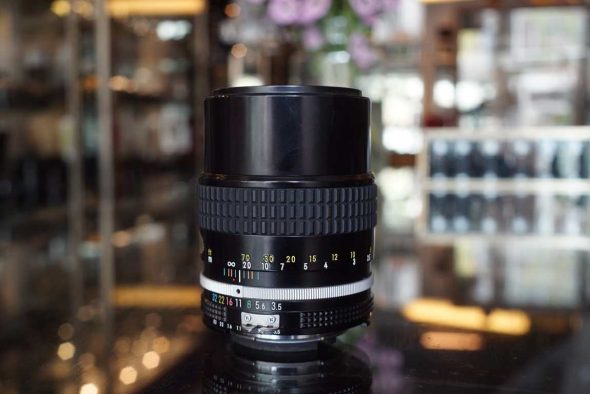 Nikon Nikkor 135mm F/3.5 AI lens