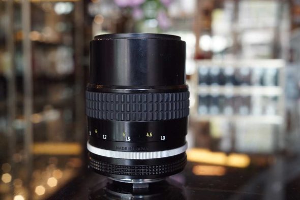 Nikon Nikkor 135mm F/3.5 AI lens