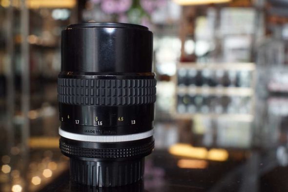 Nikon NIkkor 135mm f/3.5 AI telephoto lens