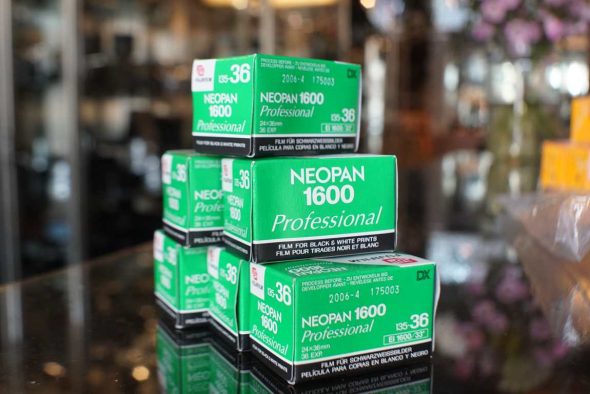 FujiFilm Professional NeoPan 1600 / 135-36 (6-pack), expired 2006