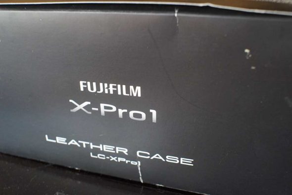 FujiFilm Leather case, lenscase and strap kit for X-Pro1 camera (new)