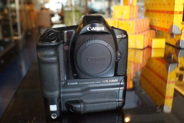 Canon EOS D2000 (Kodak DCS520) early DSLR camera