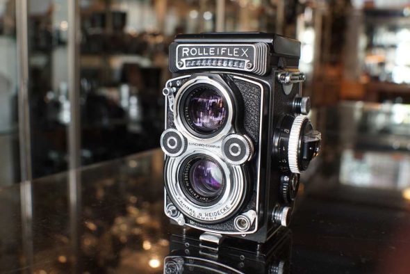 Rolleiflex 3.5F TLR camera, early model