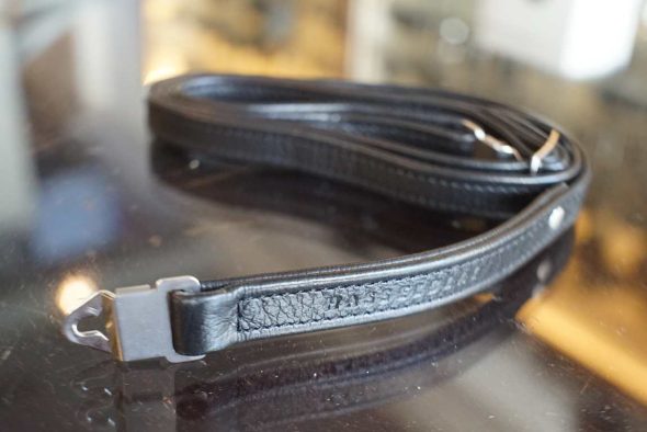 Hasselblad strap, slim version, leather