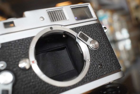 Leica M4 body chrome for parts/repair, OUTLET