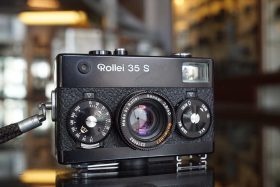 Rollei 35S black w/ Sonnar 2.8 lens