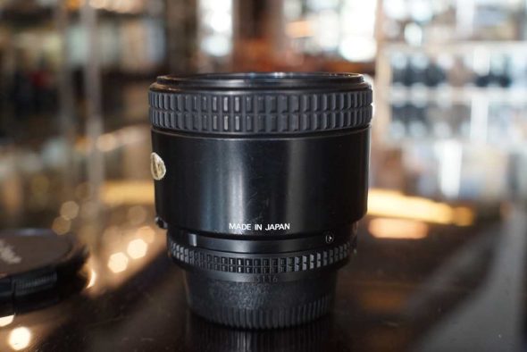 Nikon AF Nikkor 85mm F/1.8 lens