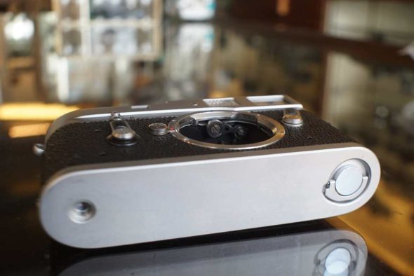 Leica M4 body, needs service, OUTLET