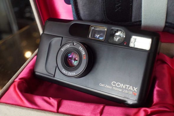 Contax T2 black paint point&shoot, boxed