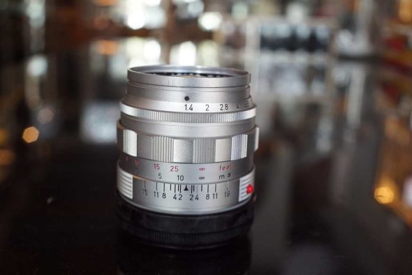 Leica Leitz Summilux 50mm F/1.4 version II chrome + 12521G lenshood